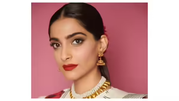 sonam-kapoor-lipstick