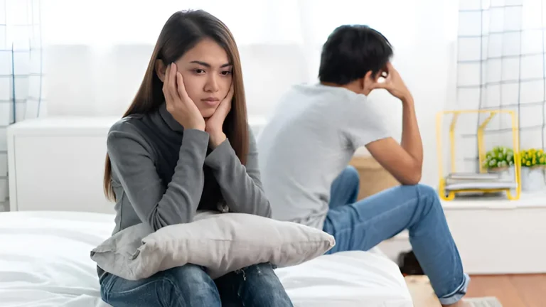 मेरी तरह क्या आपके पति भी फैमिली फंक्शंस में आपको साथ लेकर नहीं जाते? जानें डील करने का तरीका
Reproduced only for reference to articles mentioning our name. All rights remain with the original publisher.